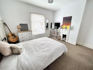 Bedroom- click for photo gallery